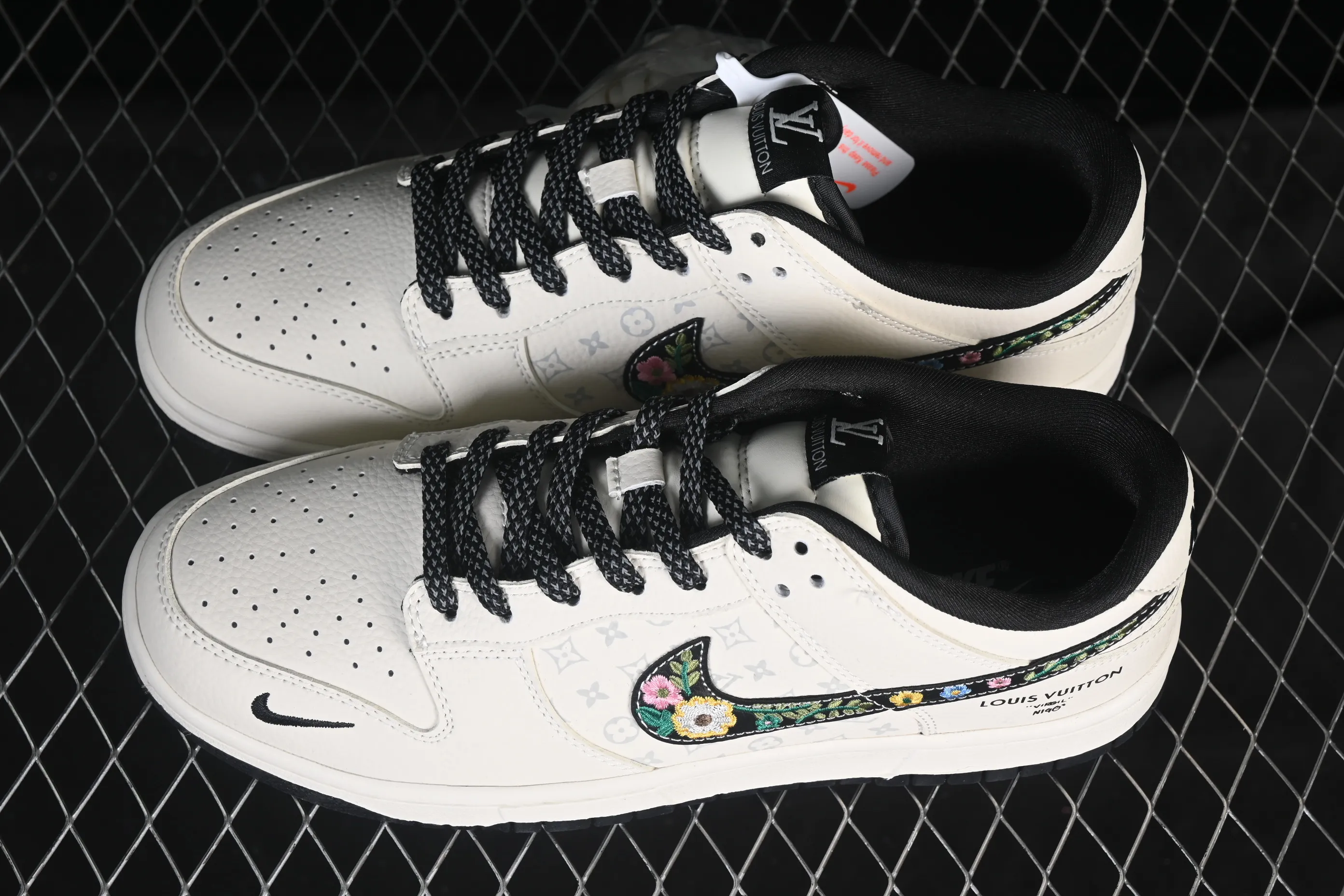 All categories Nk SB Dunk Series Nk SB Dunk Low High-end customized low-top sneakers Nike SB Dunk Low Hand-embroidered off-white black LV print High-end customized low-top casual sneakers DS6608-017